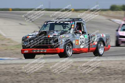 media/Sep-28-2025-24 Hours of Lemons (Sun) [[5dfe0e5f6e]]/12pm (Outside Grapevine)/